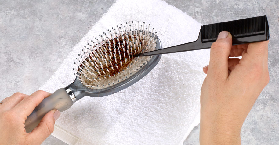 Remove hair from hairbrushes and combs